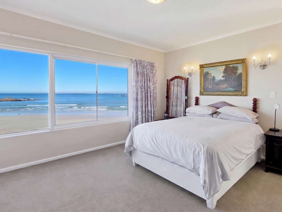 5 Bedroom Property for Sale in Bloubergstrand Western Cape